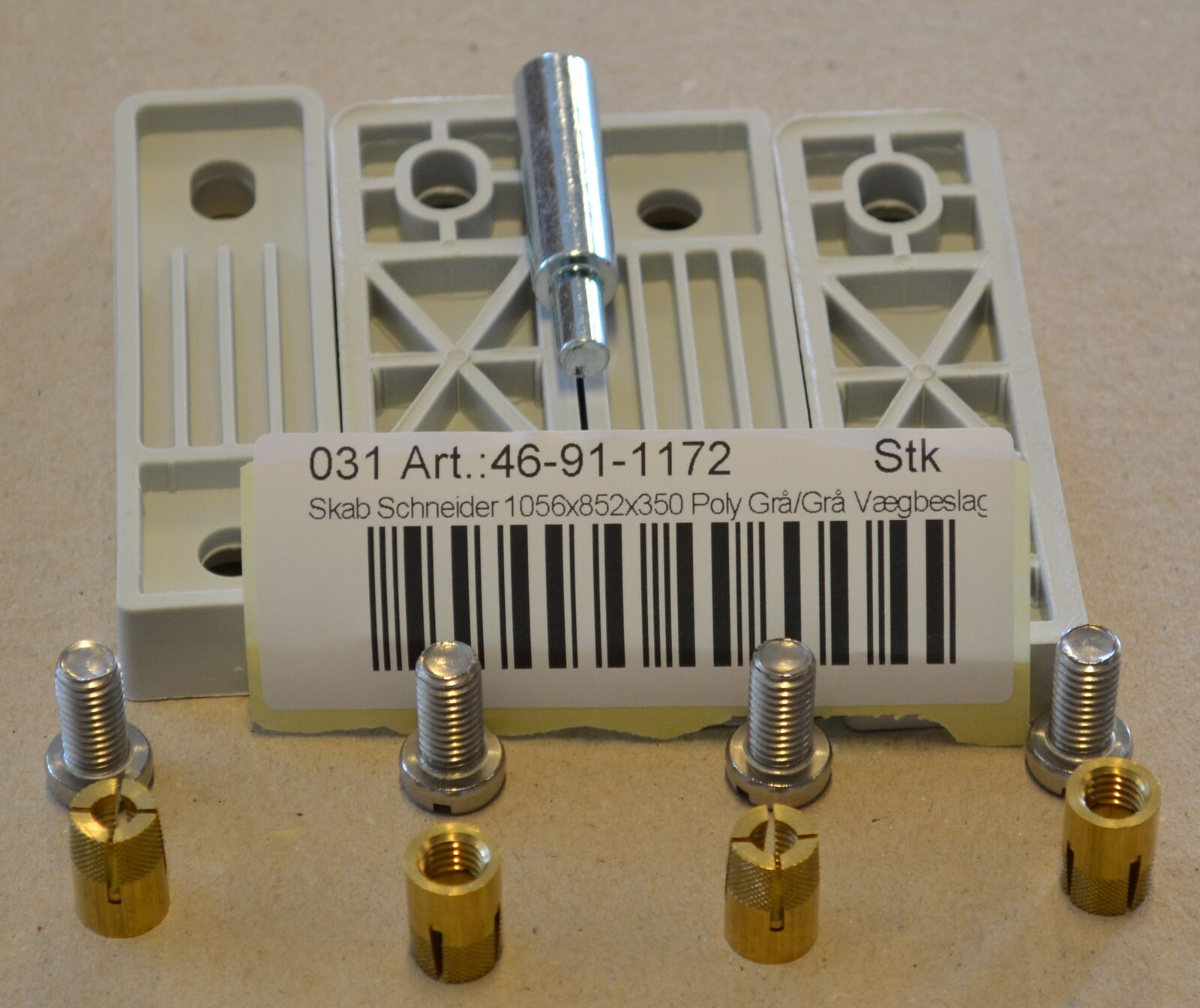 Cabinet Schneider Poly Wallfitting